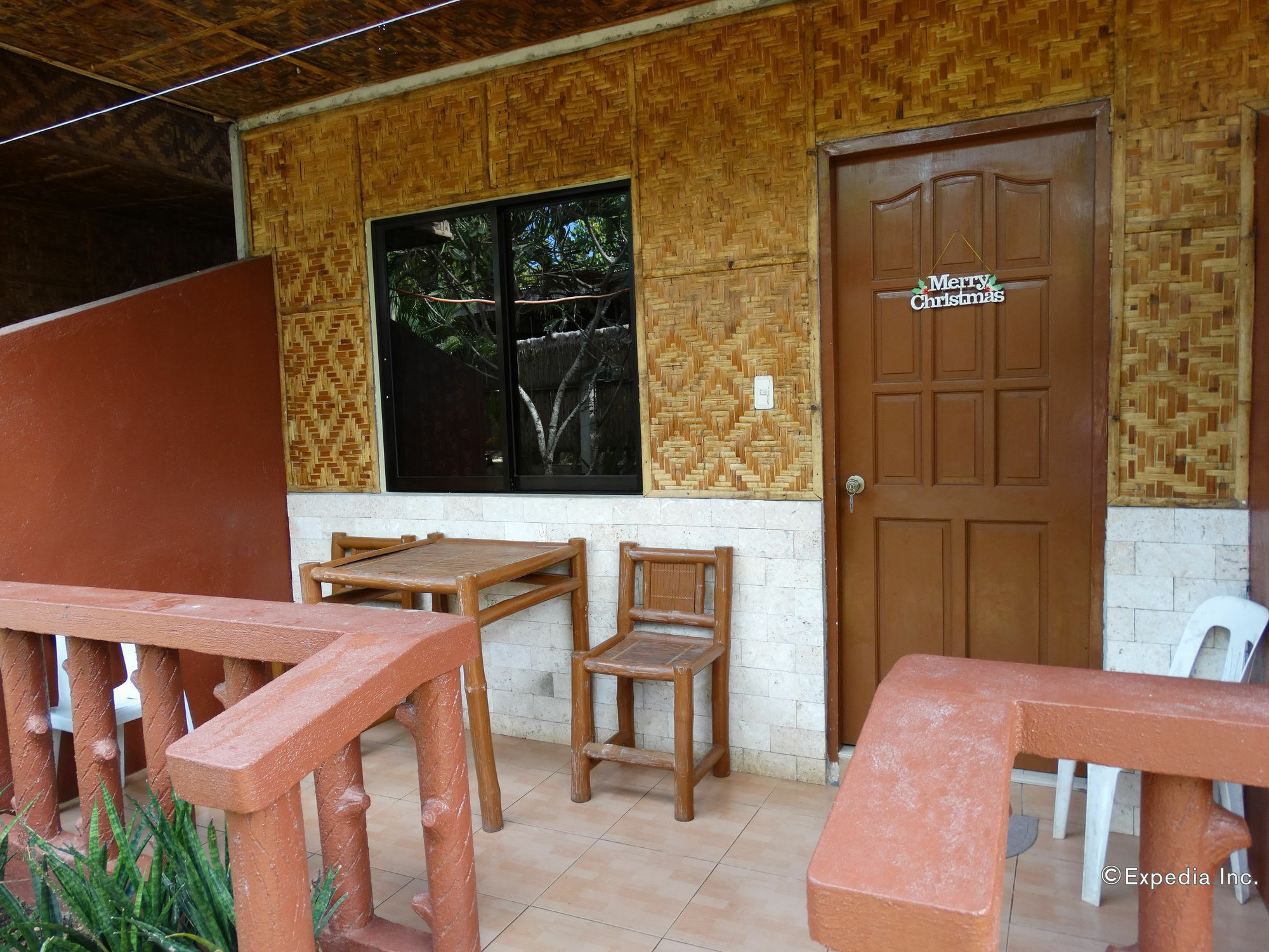 Tawala  Alona Grove Tourist Inn מראה חיצוני תמונה